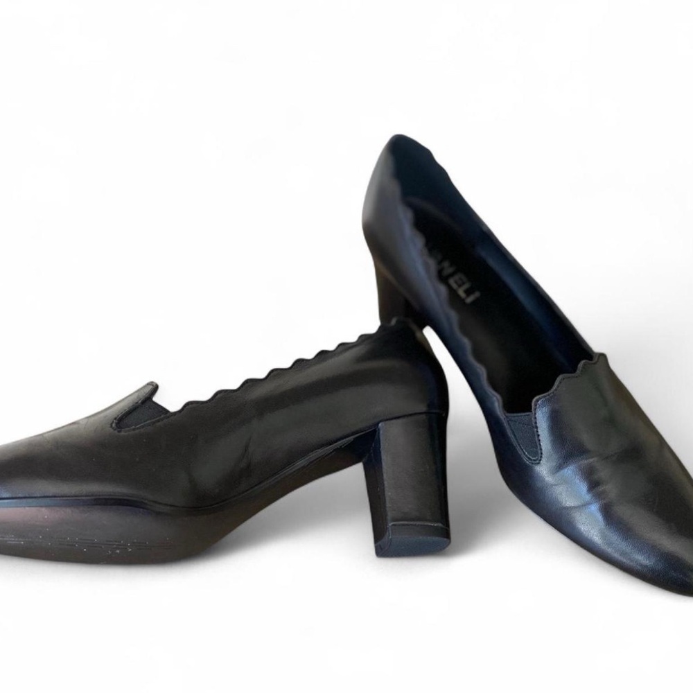Vaneli Women's Black Leather Pumps